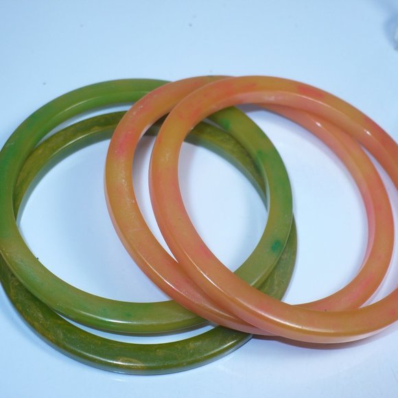 Jewelry - Vintage Creamed Spinach & Marbled Orange Bakelite Spacer Bangles